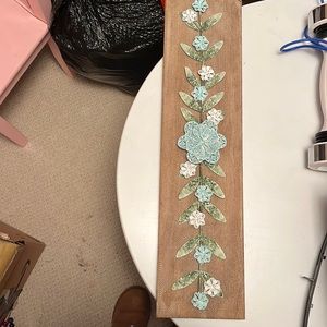 Floral wall decor